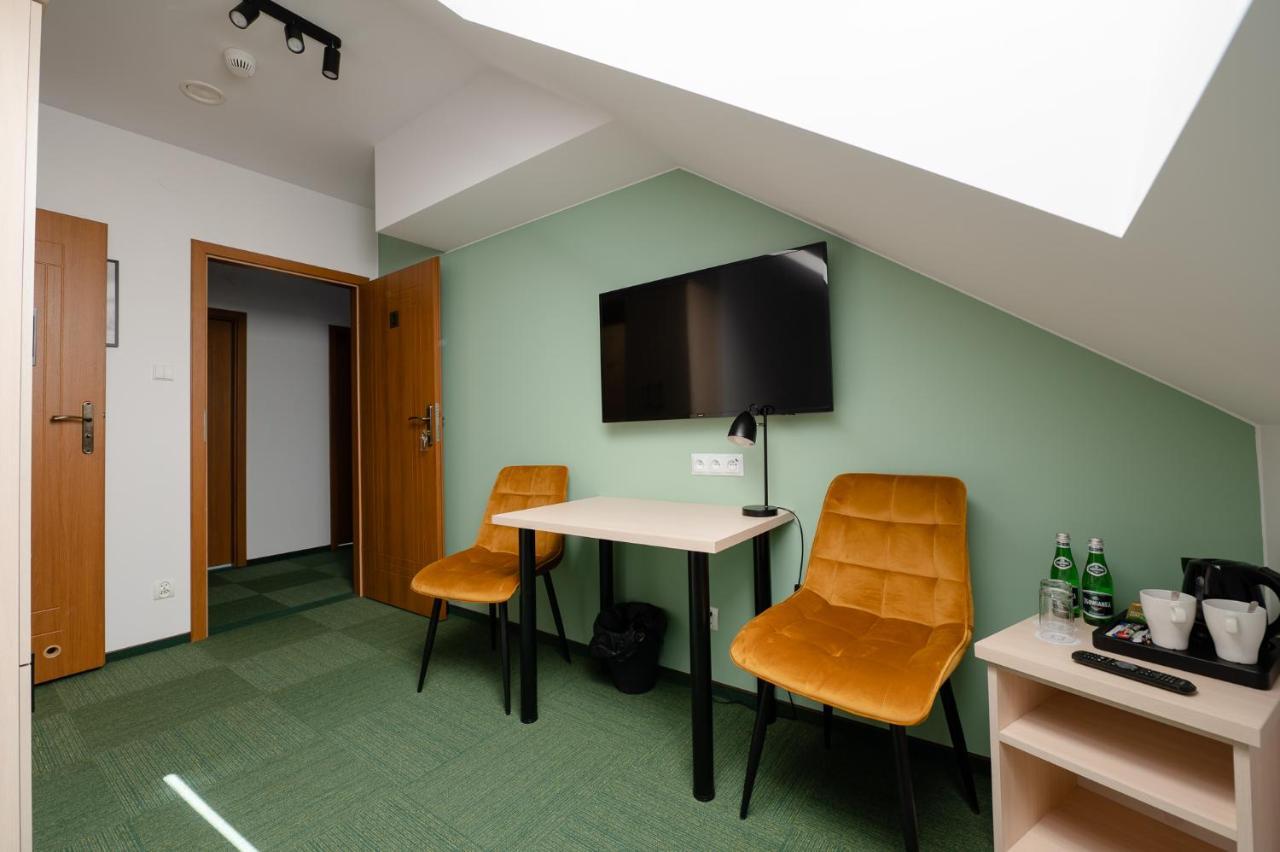 Szumi Las Events & Apartments Regimin Ngoại thất bức ảnh